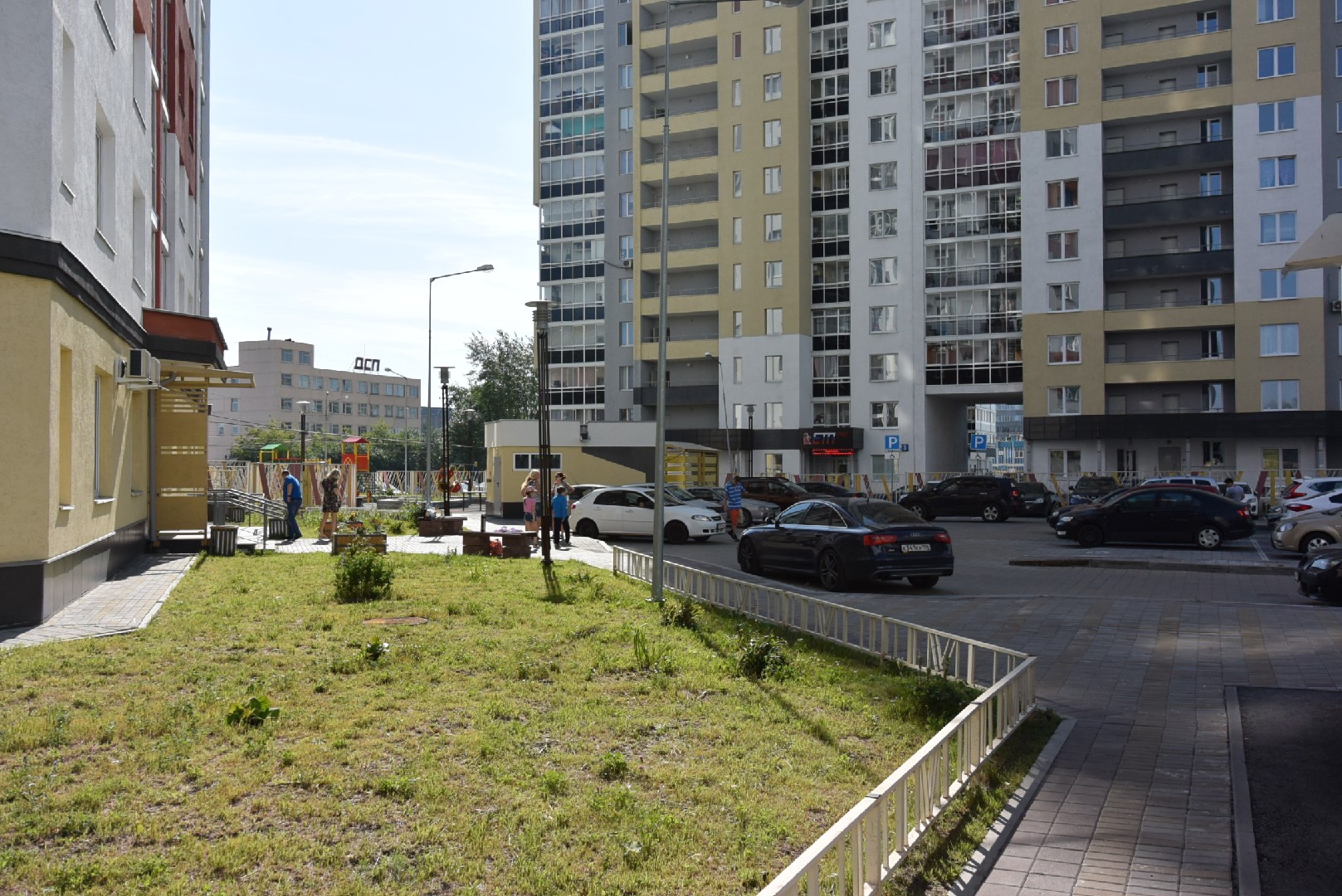 обл. Свердловская, г. Екатеринбург, ул. Старых Большевиков, д. 3а-придомовая территория