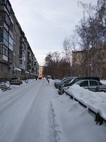 обл. Свердловская, г. Екатеринбург, ул. Старых Большевиков, д. 84, к. 1-придомовая территория