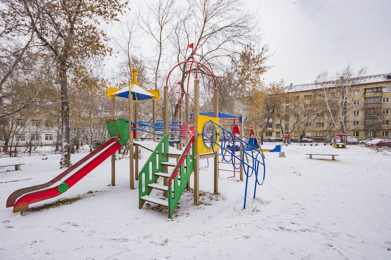 обл. Свердловская, г. Екатеринбург, ул. Степана Разина, д. 79-придомовая территория