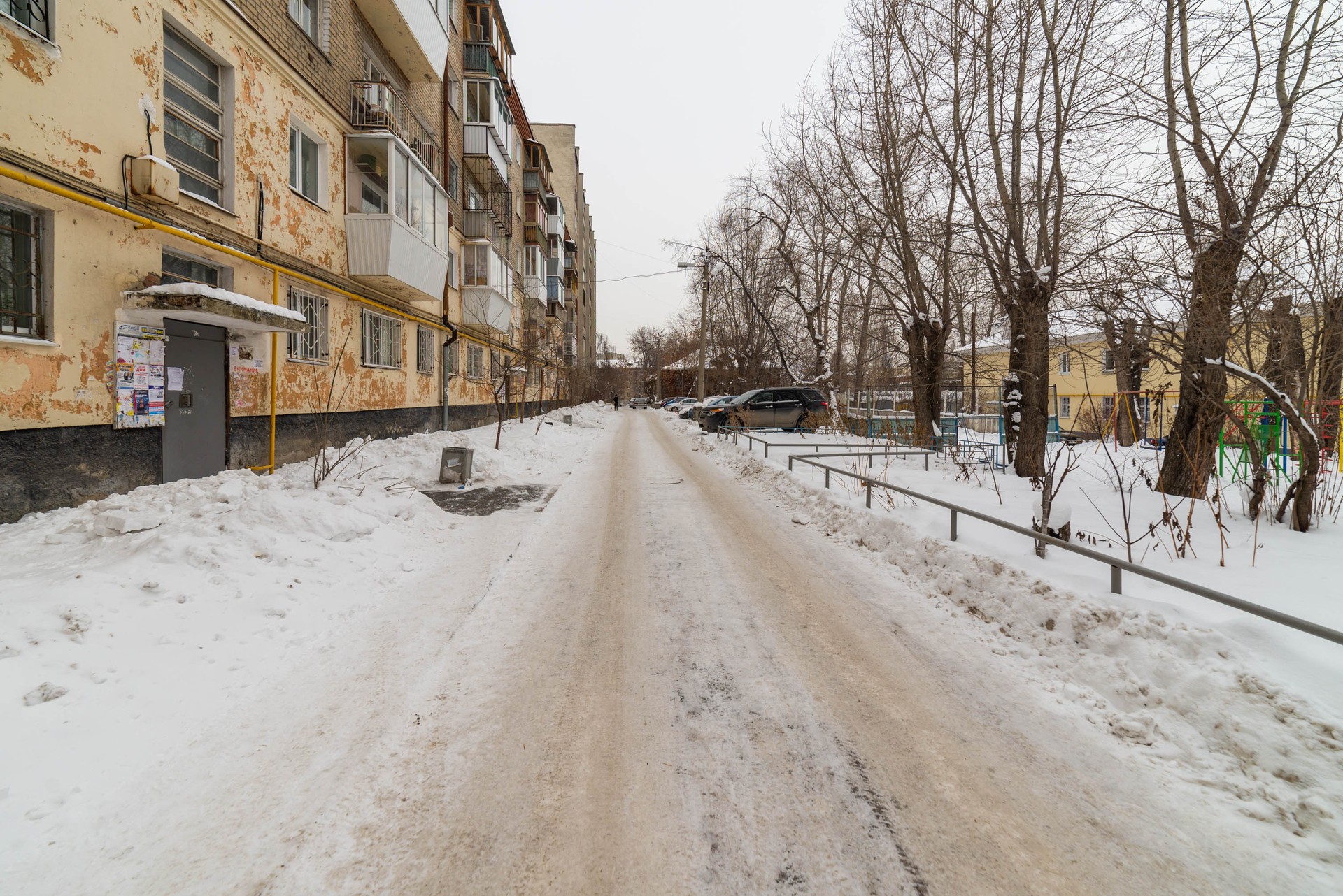 обл. Свердловская, г. Екатеринбург, ул. Сурикова, д. 39-придомовая территория