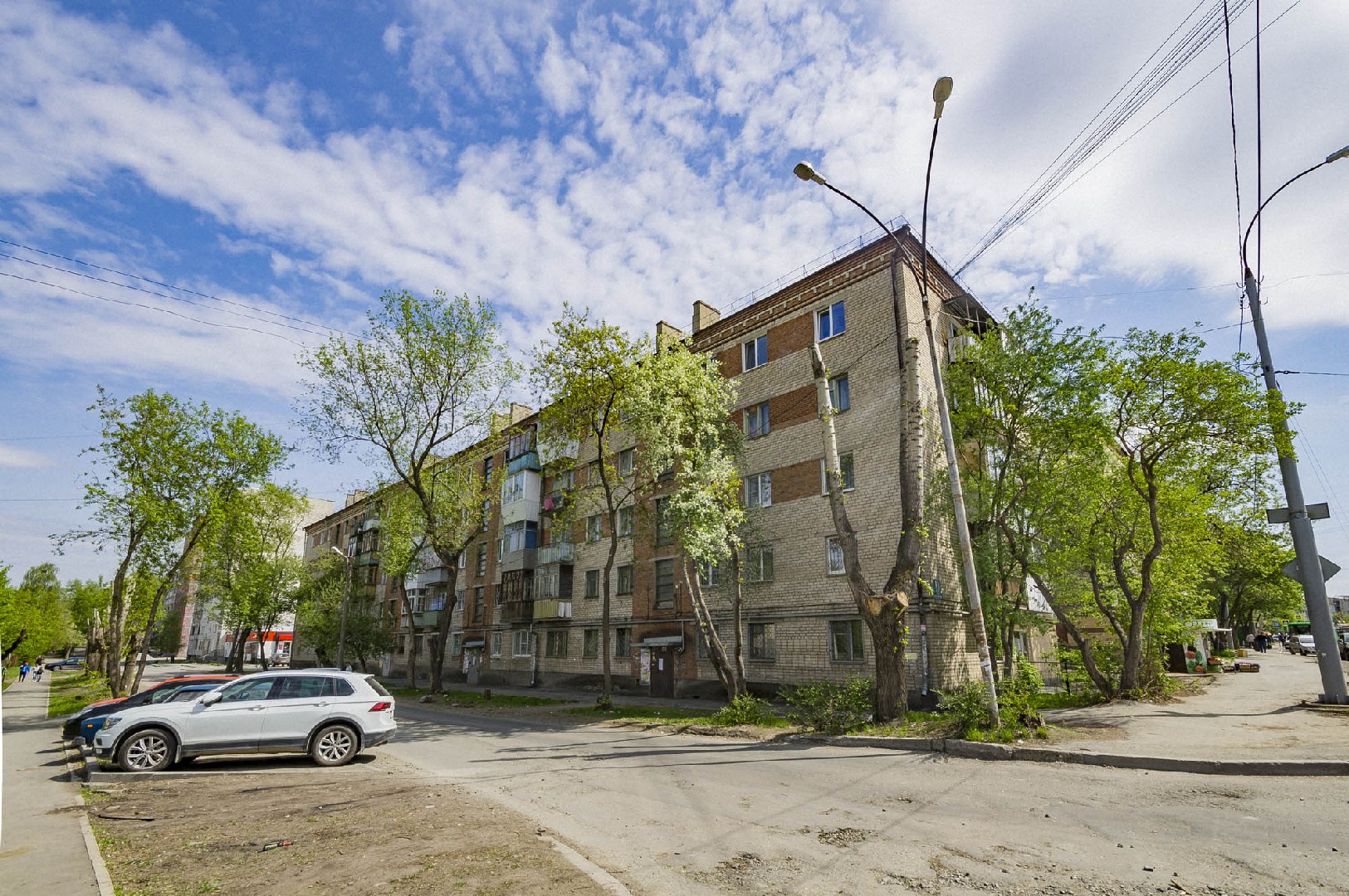 обл. Свердловская, г. Екатеринбург, ул. Таганская, д. 10-придомовая территория