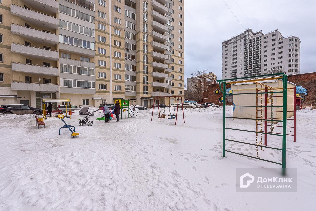 обл. Свердловская, г. Екатеринбург, пер. Трактористов, д. 4-придомовая территория