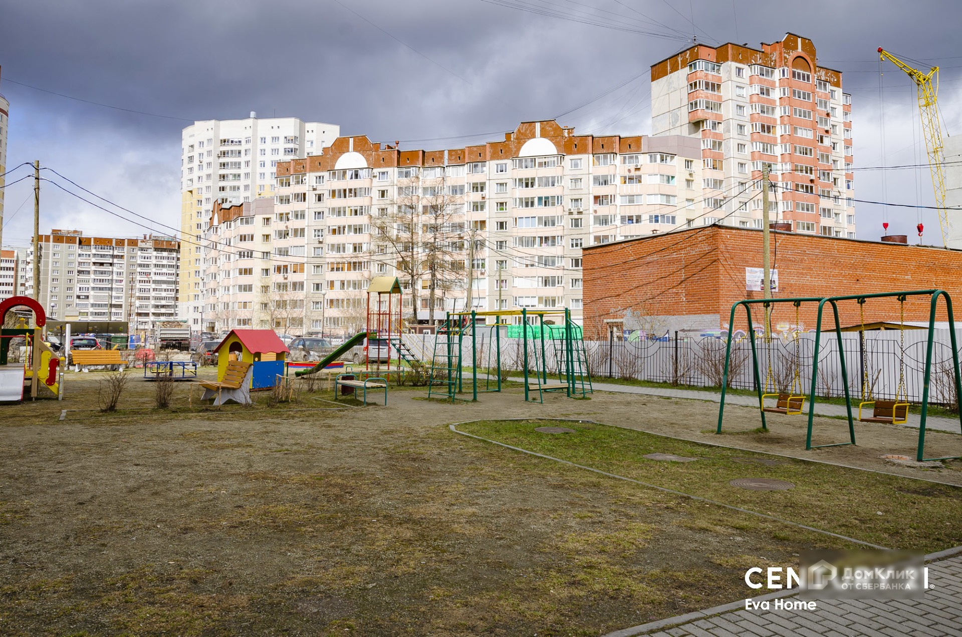 обл. Свердловская, г. Екатеринбург, ул. Уральская, д. 77-придомовая территория