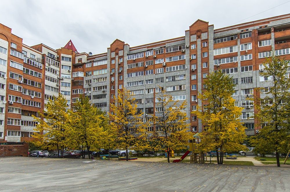 обл. Свердловская, г. Екатеринбург, ул. Фролова, д. 27-фасад здания