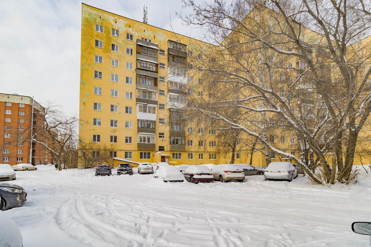 обл. Свердловская, г. Екатеринбург, ул. Электриков, д. 19-фасад здания