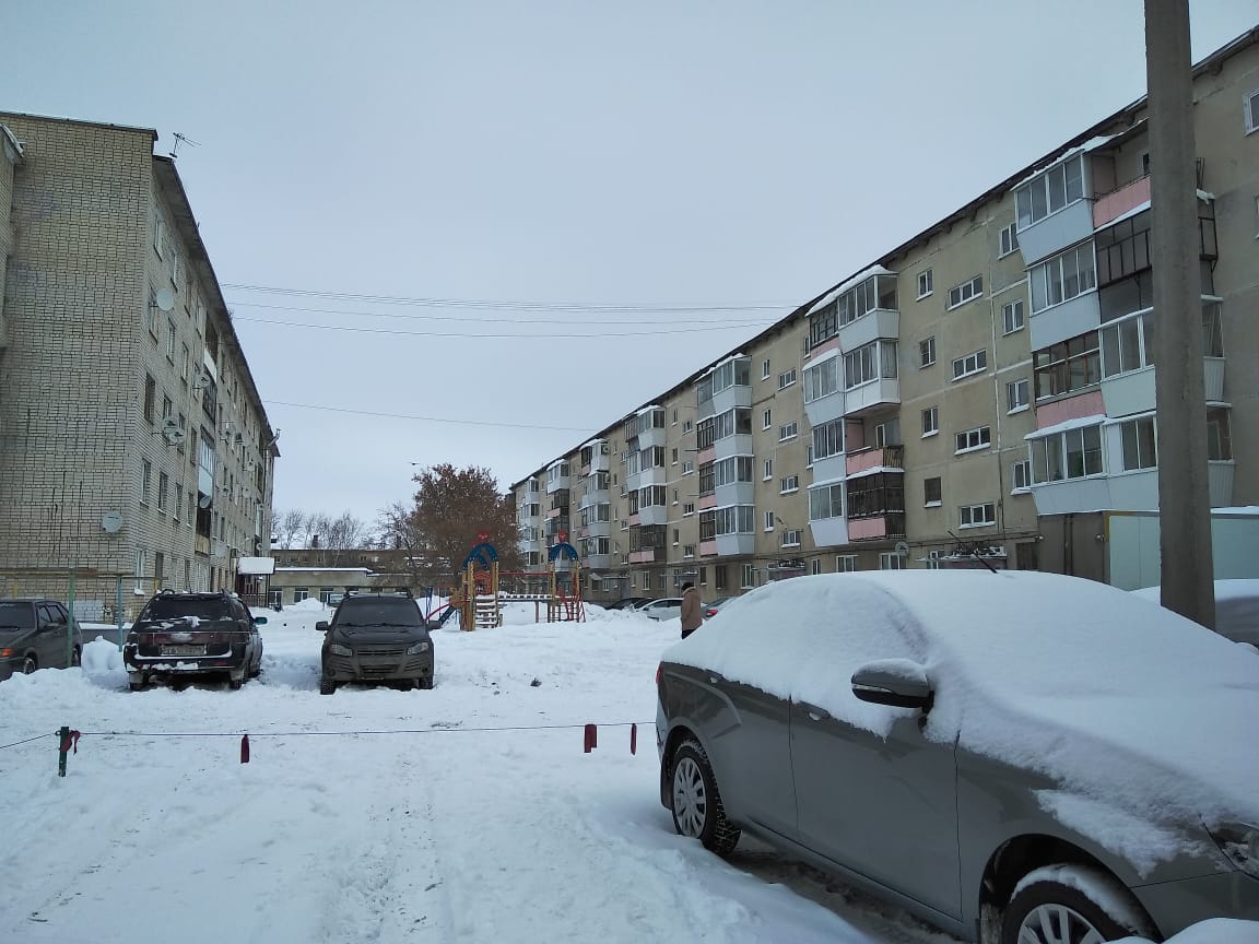 обл. Свердловская, г. Каменск-Уральский, б-р. Парижской Коммуны, д. 18-придомовая территория