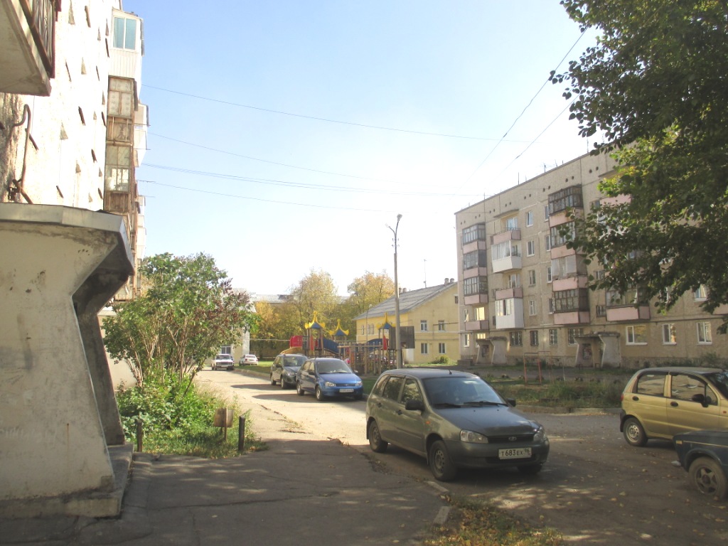 обл. Свердловская, г. Каменск-Уральский, ул. Уральская, д. 15-придомовая территория