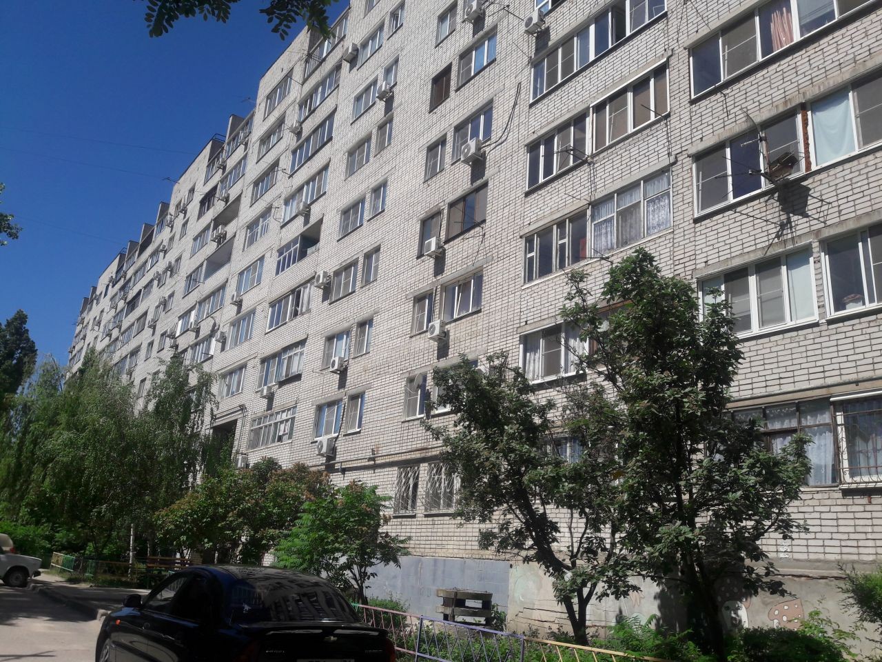 обл. Волгоградская, г. Волгоград, ул. Триумфальная, д. 9-фасад здания