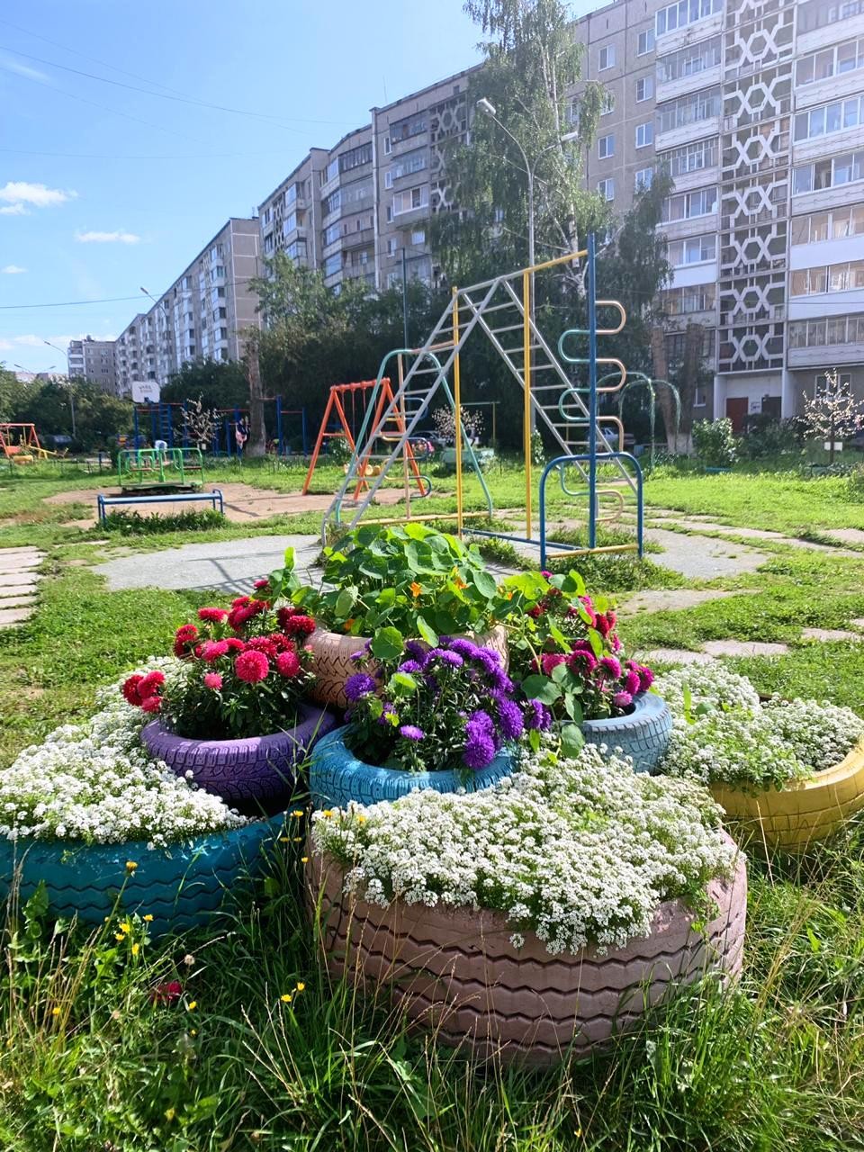 обл. Свердловская, г. Нижний Тагил, ул. Зари, д. 5-придомовая территория