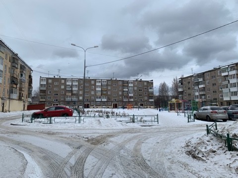 обл. Свердловская, г. Нижний Тагил, пр-кт. Ленинградский, д. 74-придомовая территория