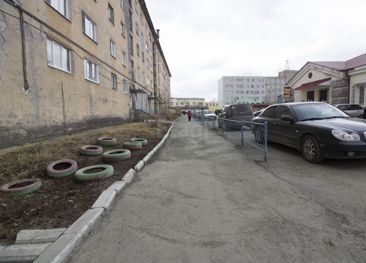 обл. Свердловская, г. Нижний Тагил, ул. Первомайская, д. 27-придомовая территория