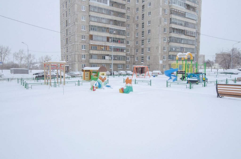 обл. Свердловская, г. Нижний Тагил, ул. Первомайская, д. 31-придомовая территория