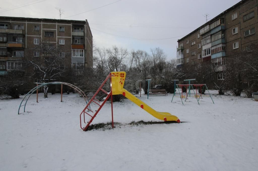 обл. Свердловская, г. Нижний Тагил, ул. Черноморская, д. 11-придомовая территория