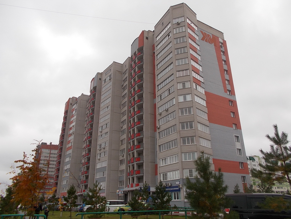 край. Алтайский, г. Барнаул, ул. Власихинская, д. 81-фасад здания