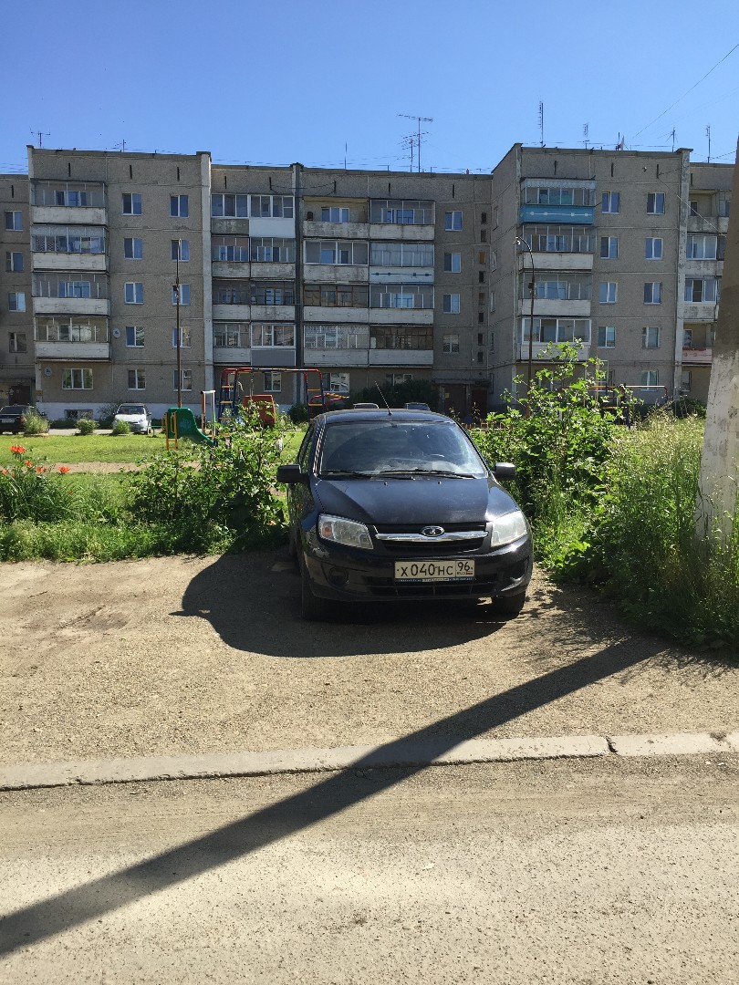 обл. Свердловская, р-н. Пригородный, с. Николо-Павловское, ул. Юбилейная, д. 8-придомовая территория