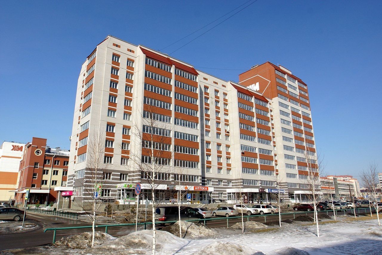 край. Алтайский, г. Барнаул, ул. Власихинская, д. 97-фасад здания
