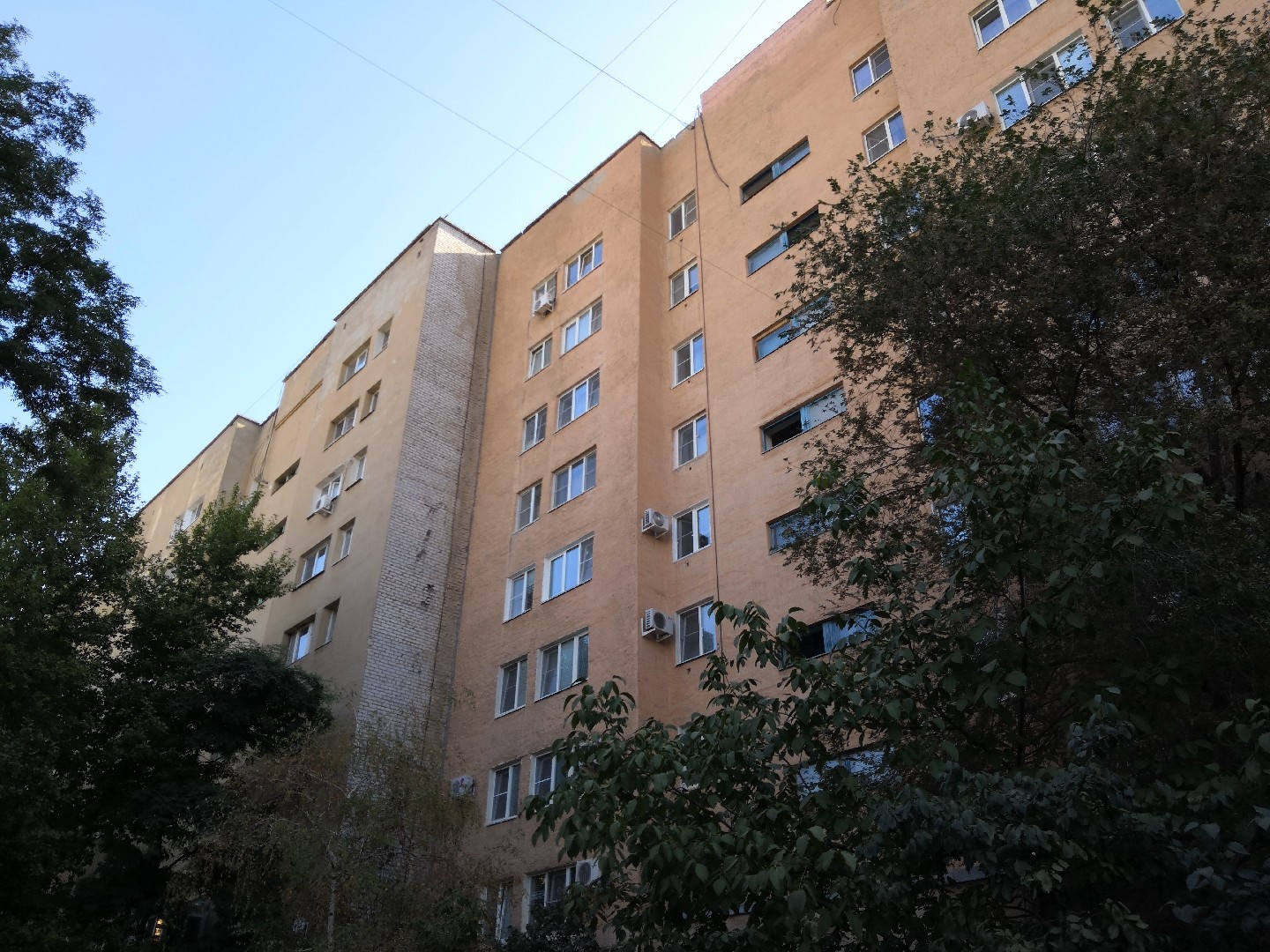 обл. Волгоградская, г. Волжский, ул. Мира, д. 34-фасад здания