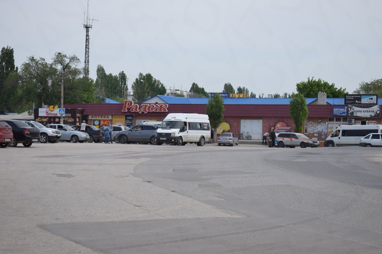 обл. Волгоградская, р-н. Городищенский, рп. Городище, пр-кт. Ленина, д. 1-придомовая территория