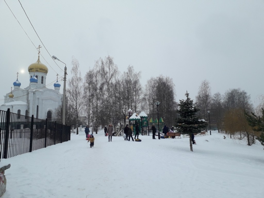 обл. Смоленская, г. Смоленск, ул. Попова, д. 18-придомовая территория