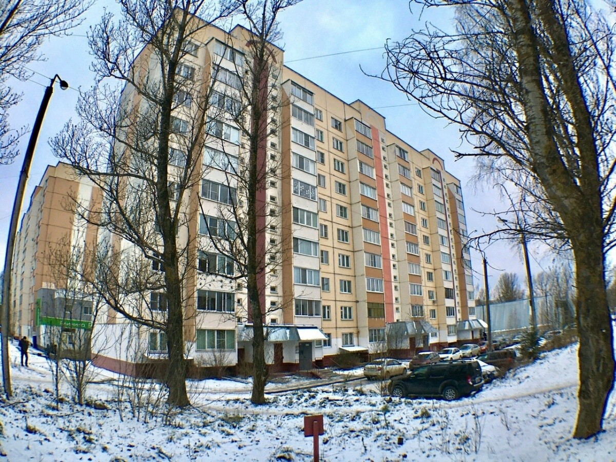 обл. Смоленская, г. Смоленск, ул. Рыленкова, д. 11В-фасад здания