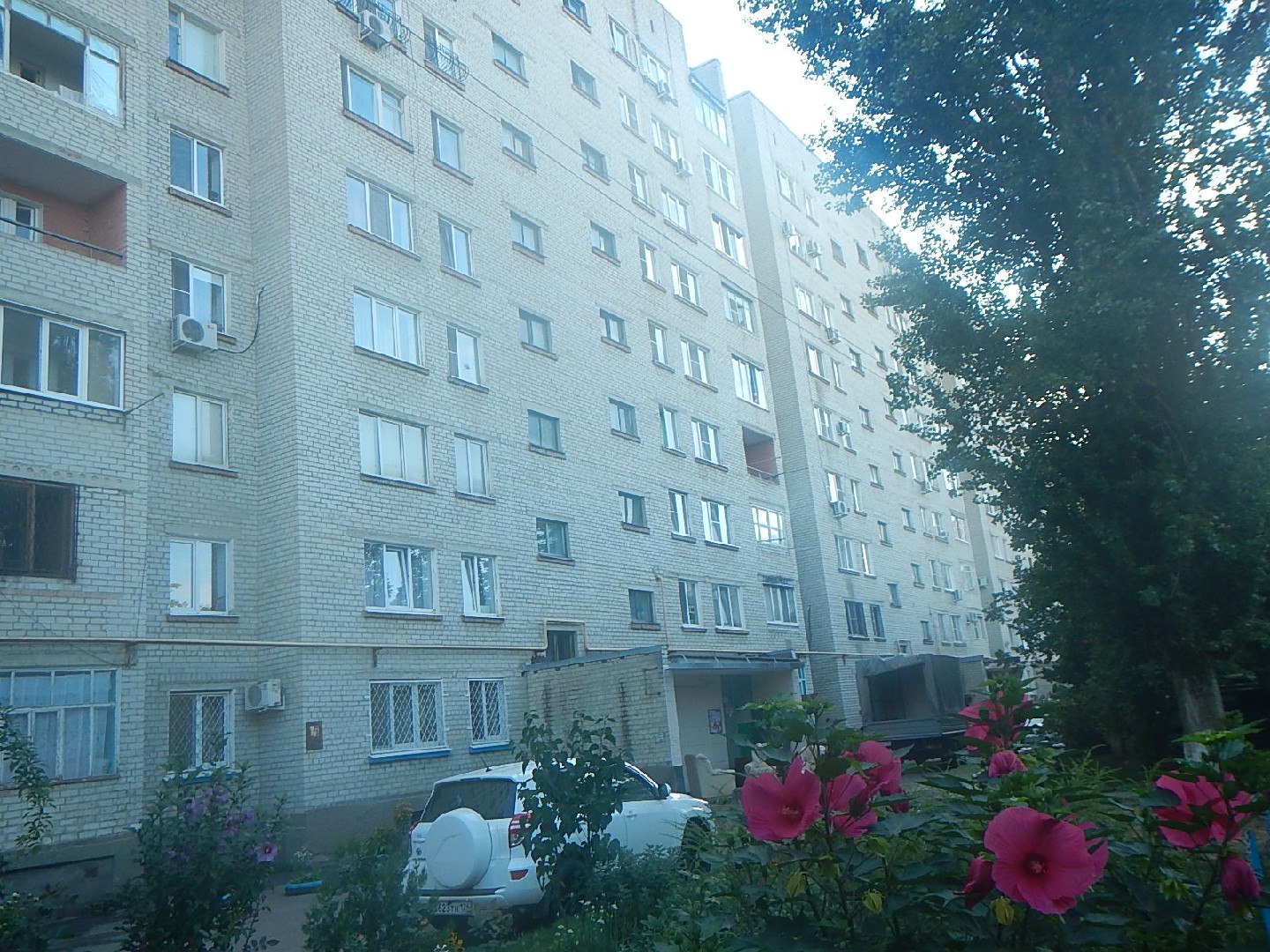 край. Ставропольский, г. Георгиевск, ул. Тронина, д. 10-фасад здания