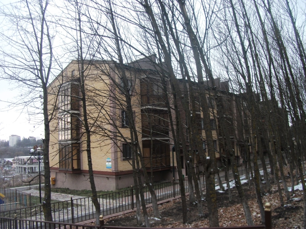 край. Ставропольский, г. Ессентуки, ул. Кленовая роща, д. 5-фасад здания