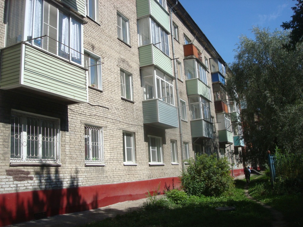 край. Алтайский, г. Рубцовск, ул. Красная, д. 95а-фасад здания