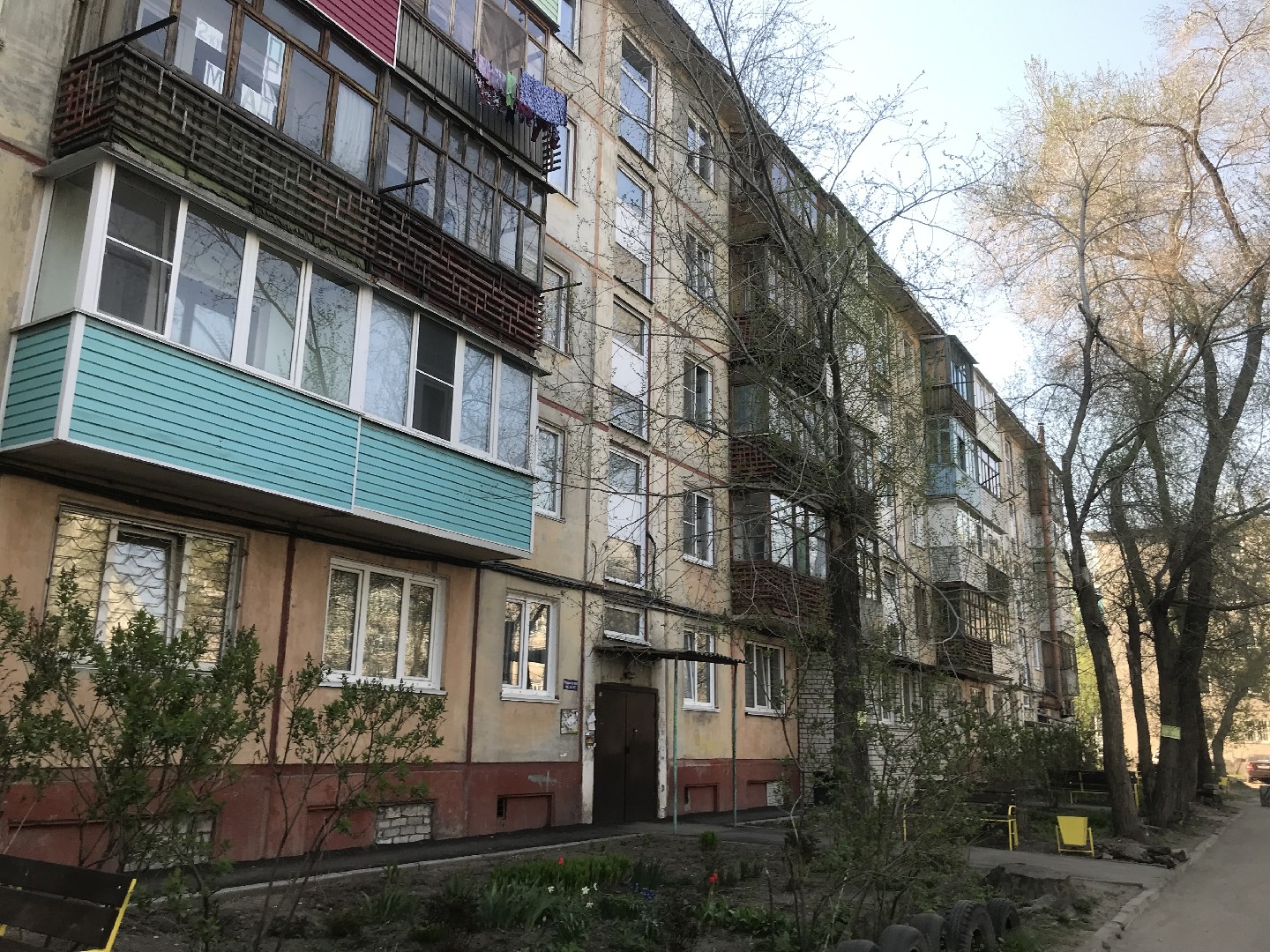 край. Алтайский, г. Рубцовск, ул. Краснознаменская, д. 102-фасад здания