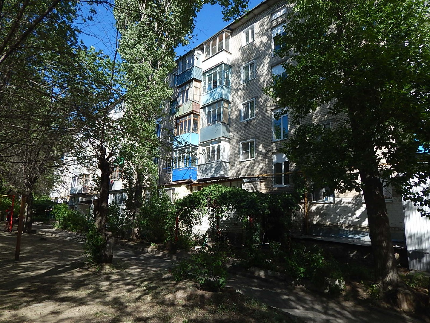обл. Волгоградская, г. Камышин, ул. Некрасова, д. 23-фасад здания
