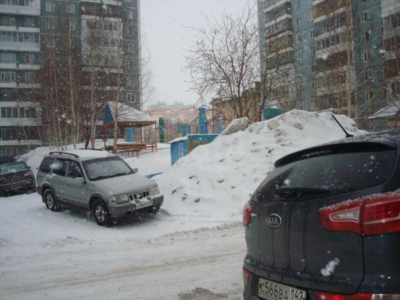 обл. Томская, г. Томск, тракт. Иркутский, д. 27/2-придомовая территория