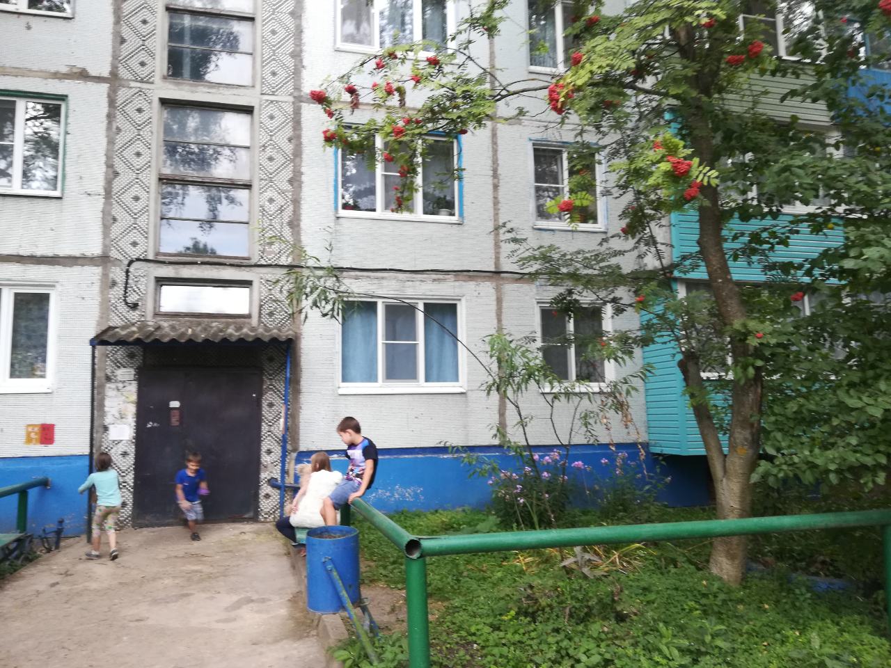обл. Тульская, р-н. Щекинский, п. Лазарево, ул. Тульская, д. 1-фасад здания