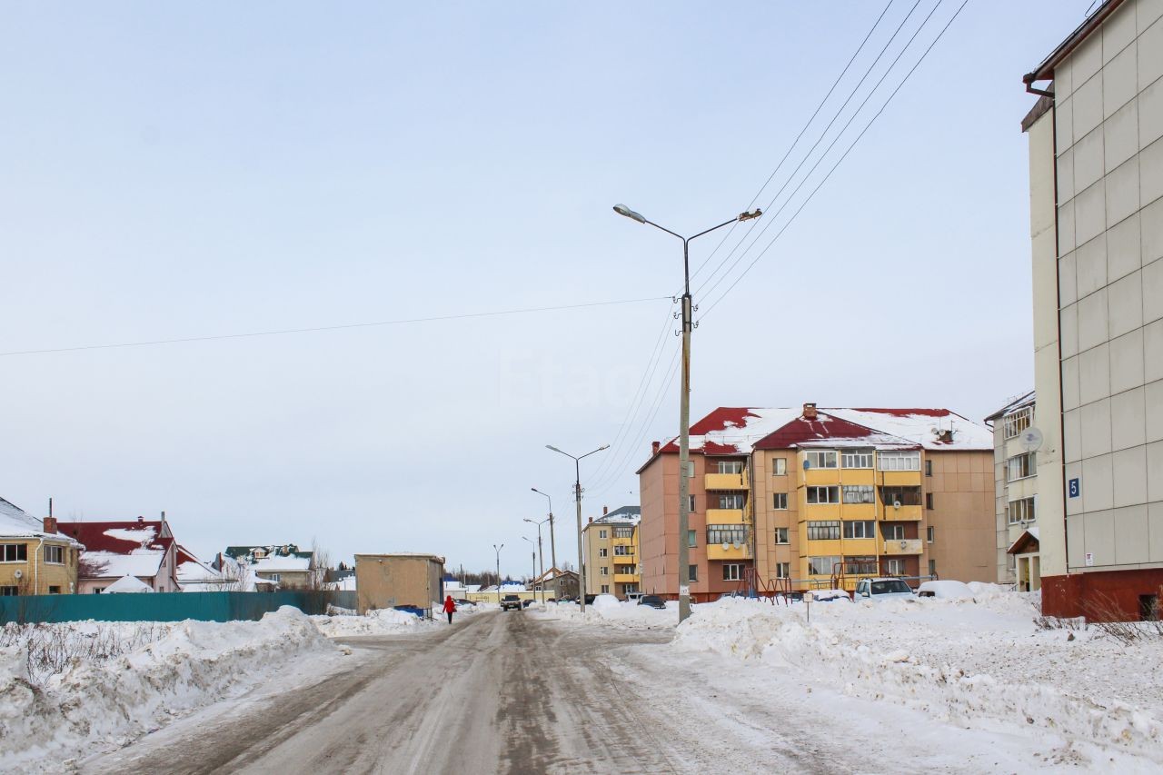 обл. Тюменская, г. Тобольск, мкр. Защитино, проезд. Домостроителей, д. 1-придомовая территория