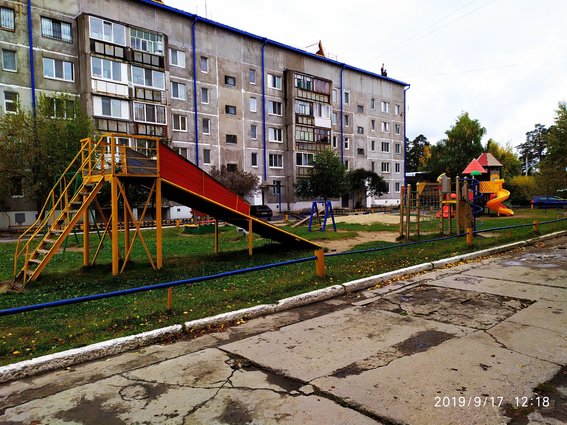 обл. Тюменская, р-н. Тюменский, рп. Винзили, ул. 60 лет Октября, д. 9-придомовая территория