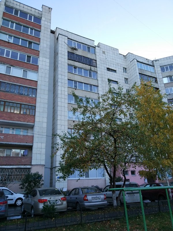 обл. Тюменская, г. Тюмень, ул. Федюнинского, д. 17-фасад здания