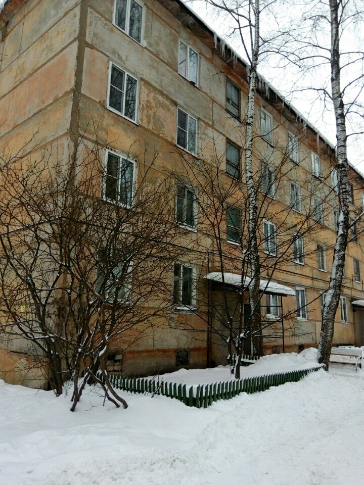обл. Тверская, р-н. Калининский, п. Заволжский, д. 13-фасад здания
