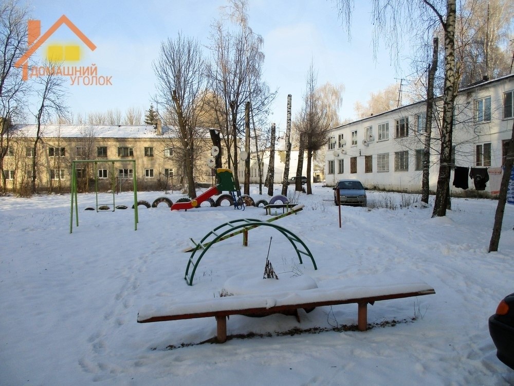 обл. Тверская, р-н. Конаковский, с. Городня, ул. Советская, д. 7-придомовая территория