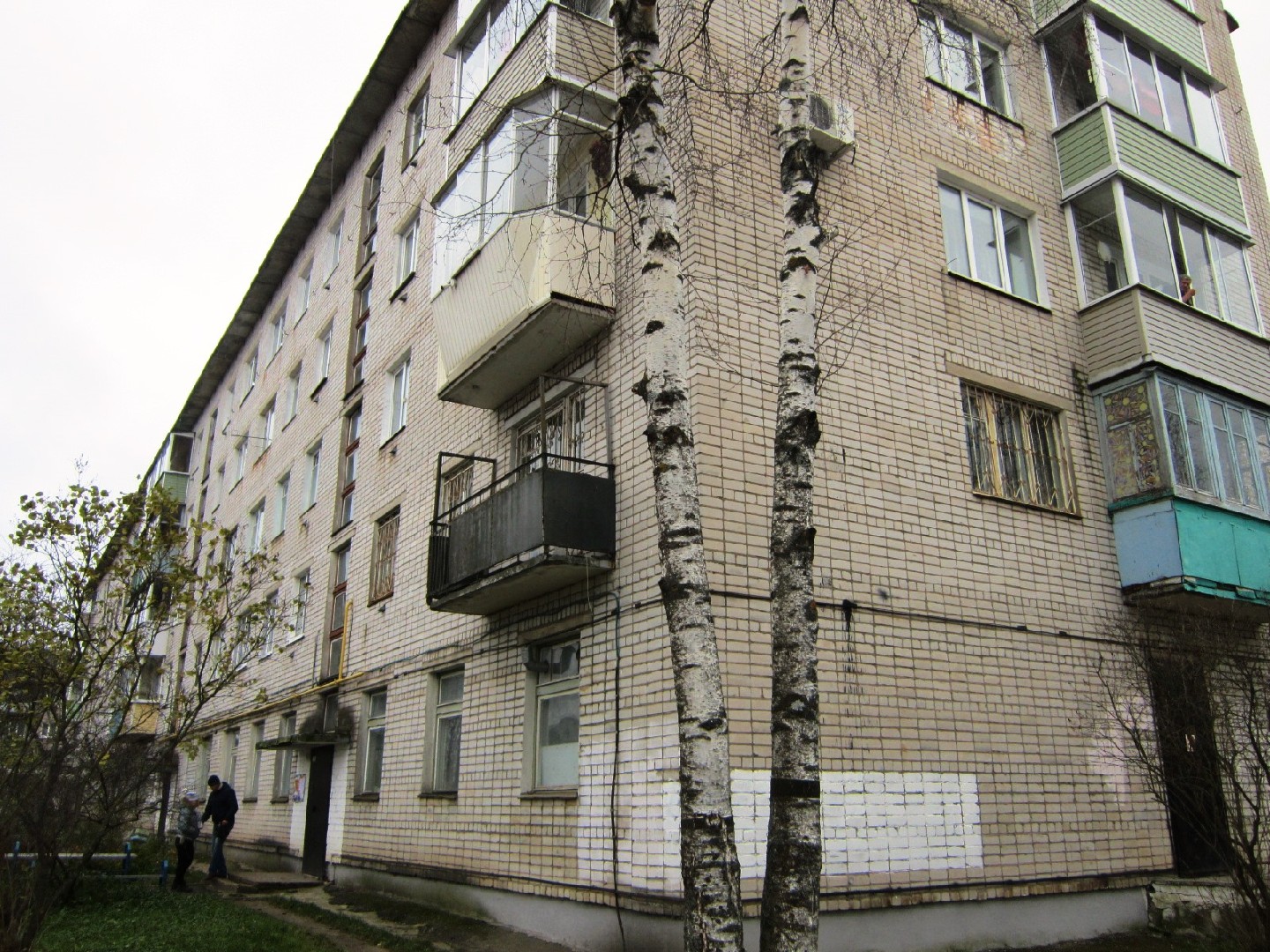 обл. Тверская, г. Торжок, ш. Калининское, д. 31-фасад здания