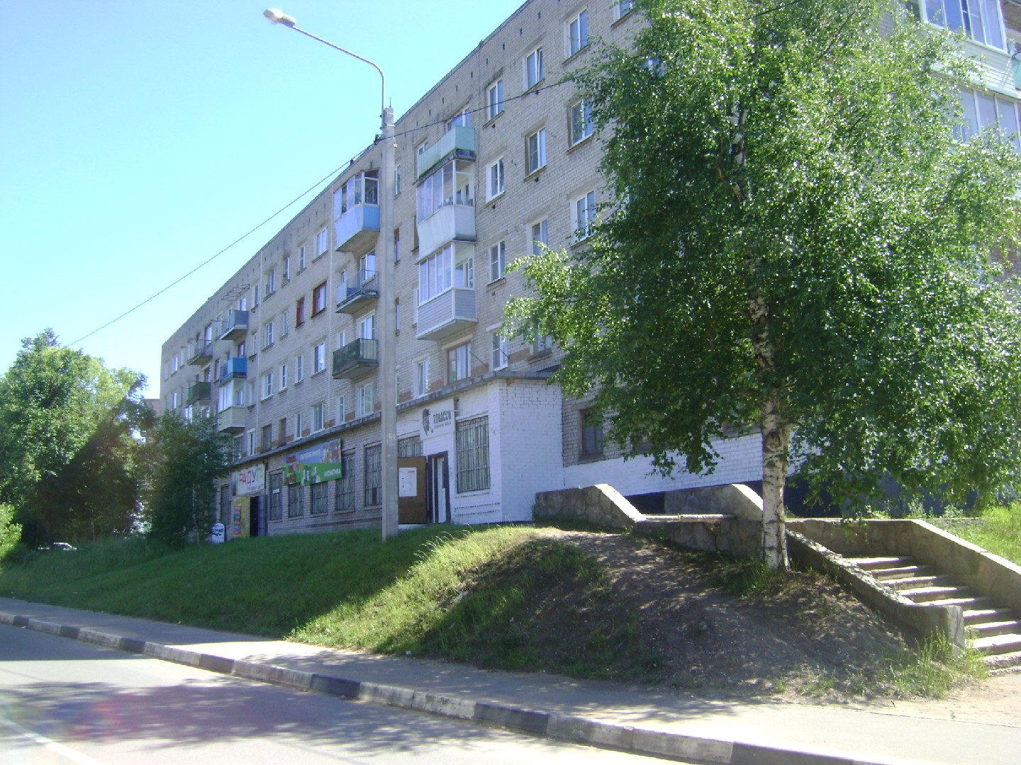 обл. Тверская, г. Торжок, ул. Мира, д. 44-фасад здания