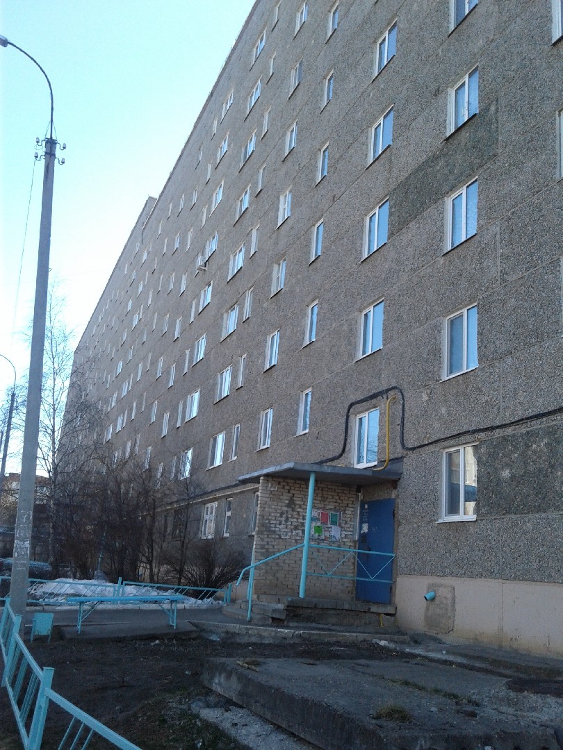 Респ. Удмуртская, г. Воткинск, ул. 1 Мая, д. 7-фасад здания