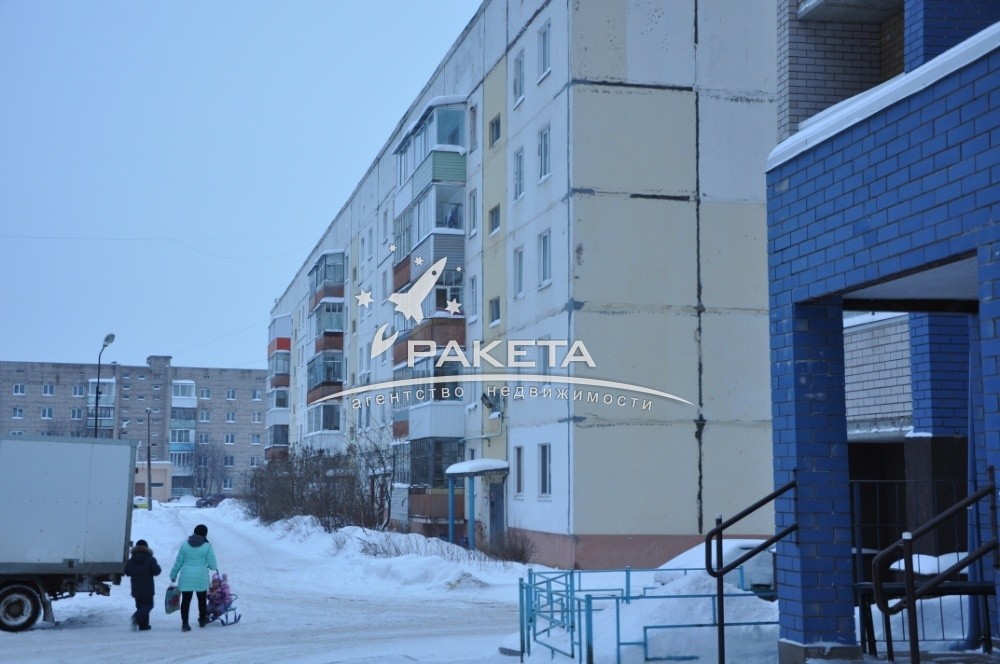 Респ. Удмуртская, р-н. Завьяловский, д. Хохряки, ул. Тепличная, д. 10-фасад здания