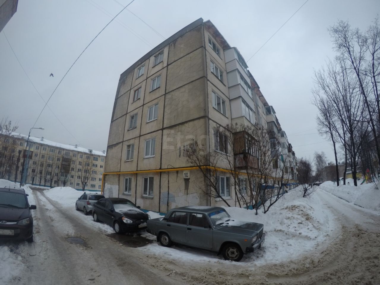 Респ. Удмуртская, г. Ижевск, ул. 9 Января, д. 183-фасад здания