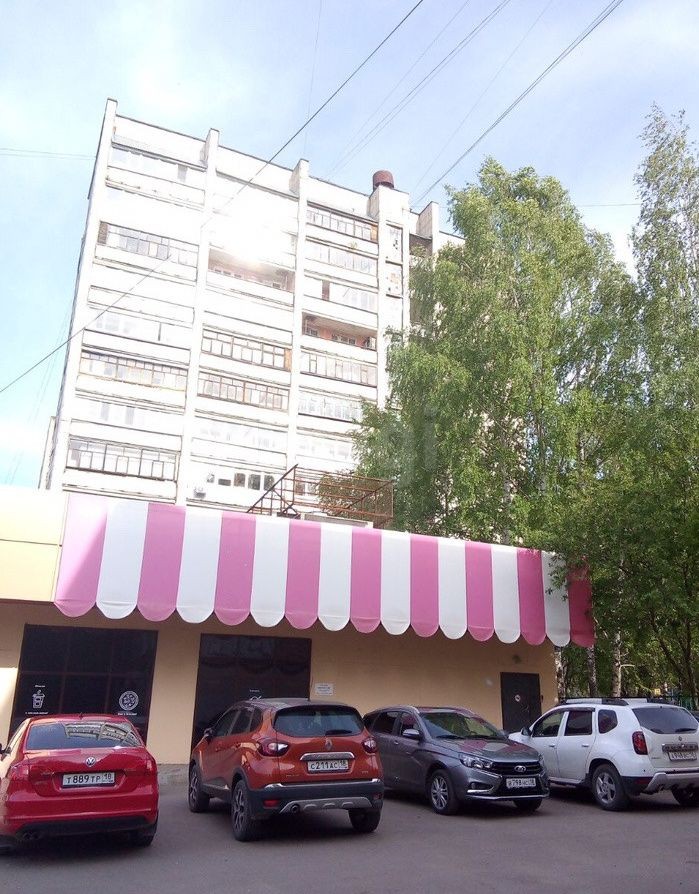 Респ. Удмуртская, г. Ижевск, ул. 9 Января, д. 211-фасад здания
