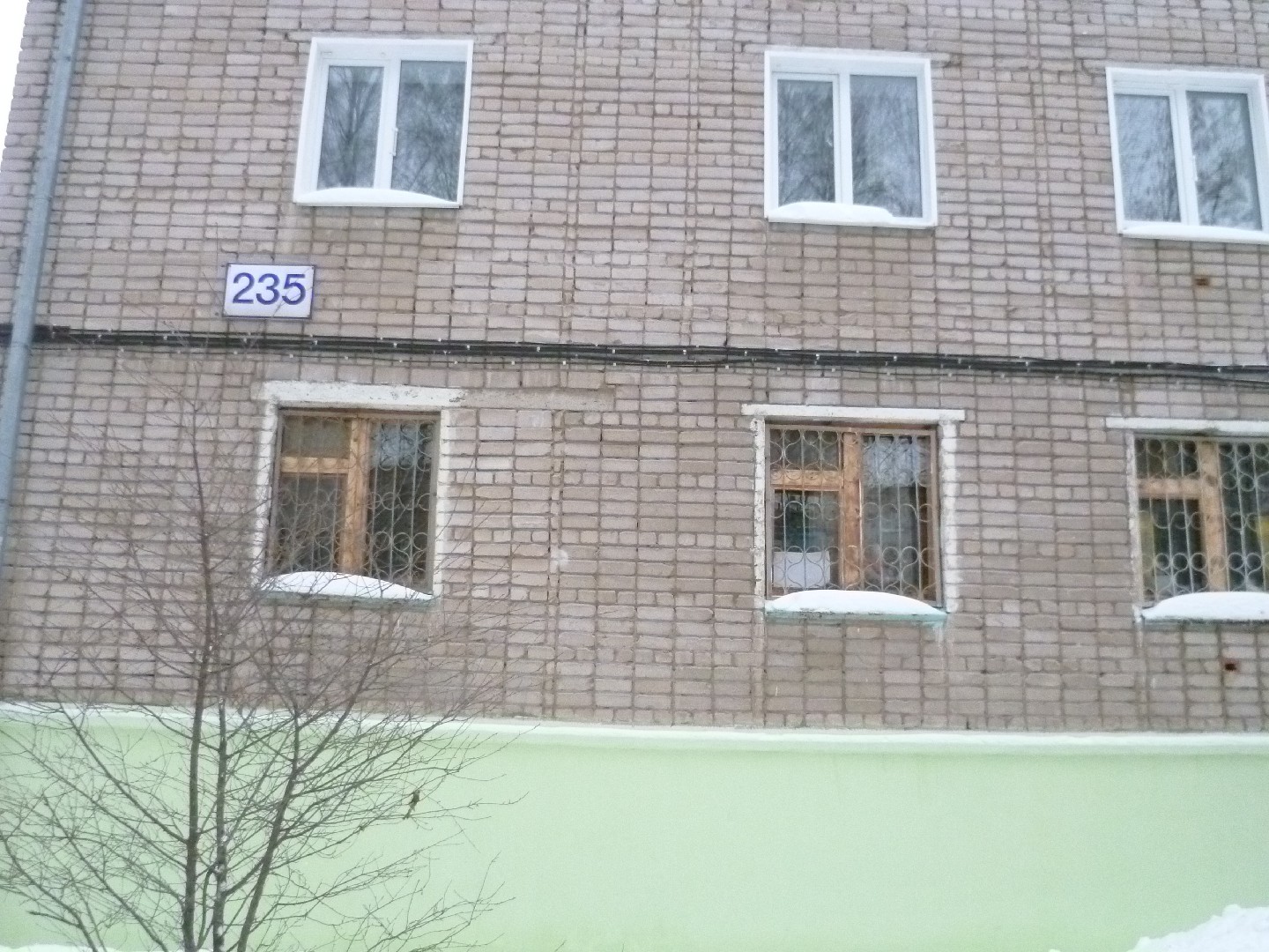 Респ. Удмуртская, г. Ижевск, ул. 9 Января, д. 235-фасад здания
