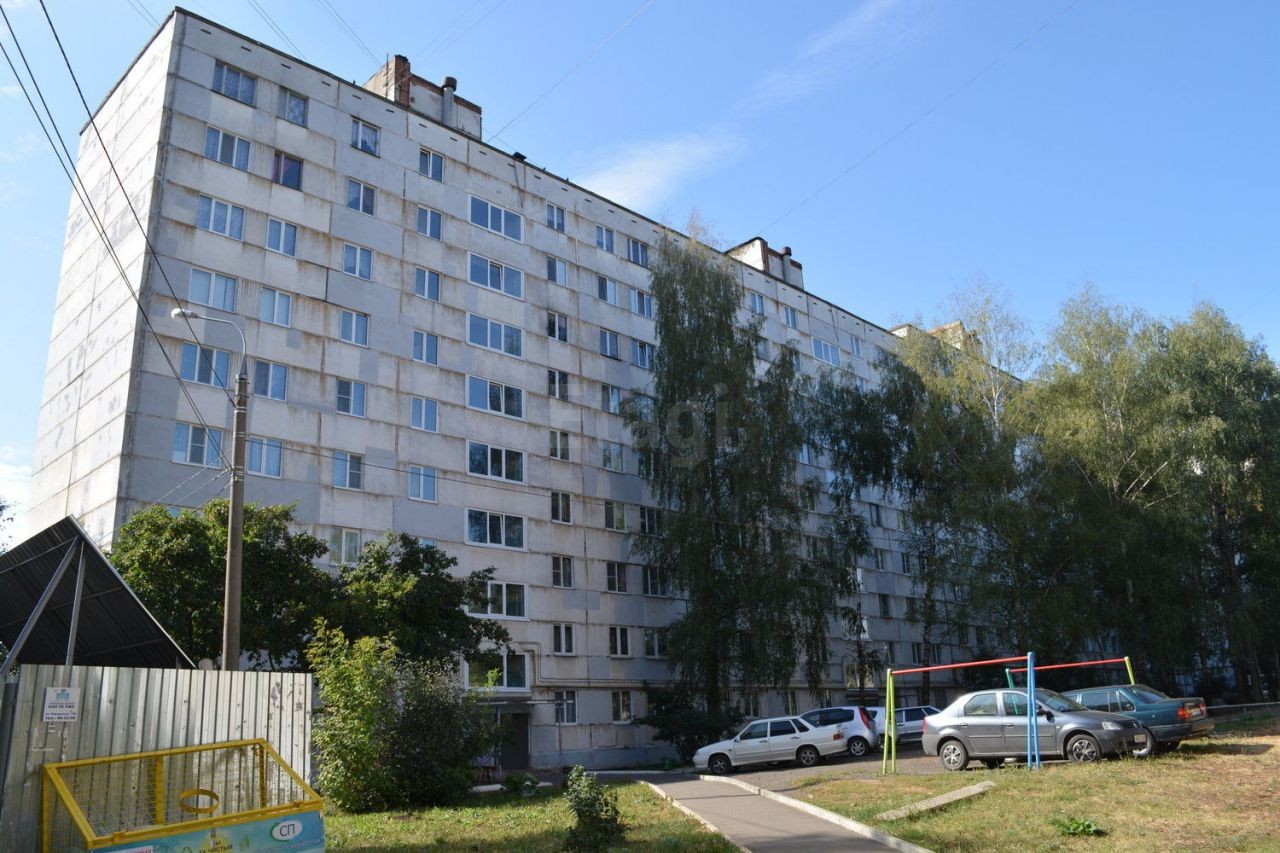 Респ. Удмуртская, г. Ижевск, ул. Ворошилова, д. 60-фасад здания
