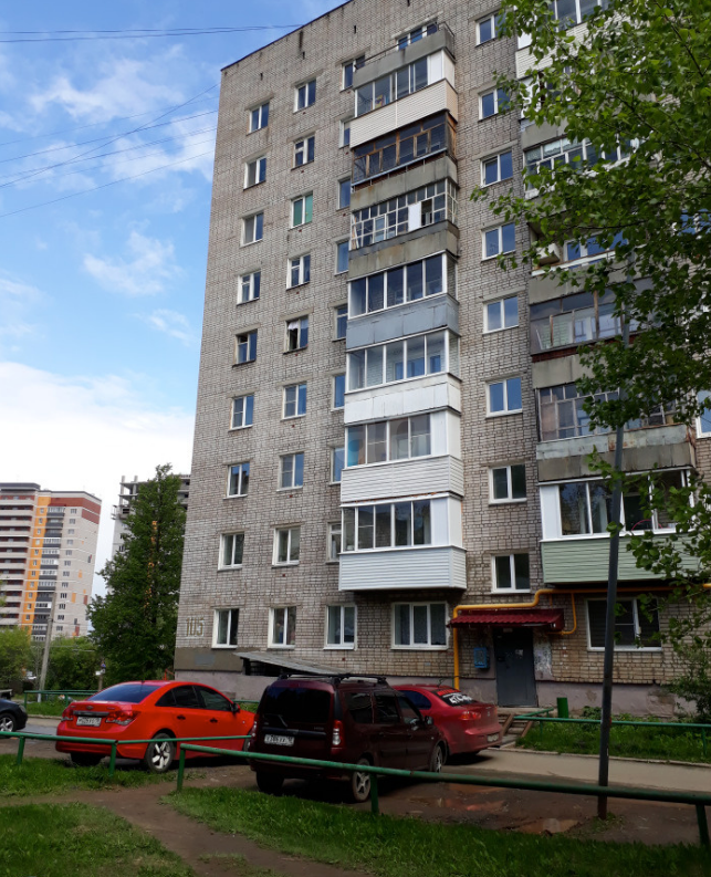 Респ. Удмуртская, г. Ижевск, ул. Ворошилова, д. 105-фасад здания