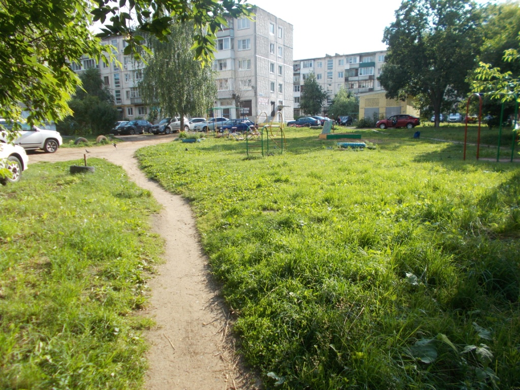 Респ. Удмуртская, г. Ижевск, ул. Восточная, д. 5-придомовая территория