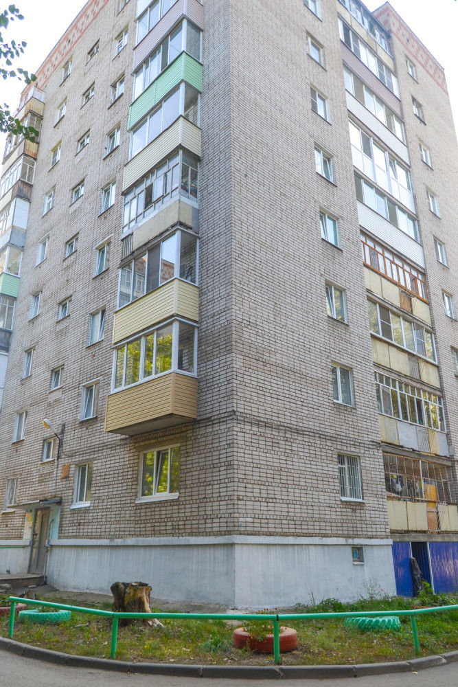 Респ. Удмуртская, г. Ижевск, ул. Дзержинского, д. 99-фасад здания