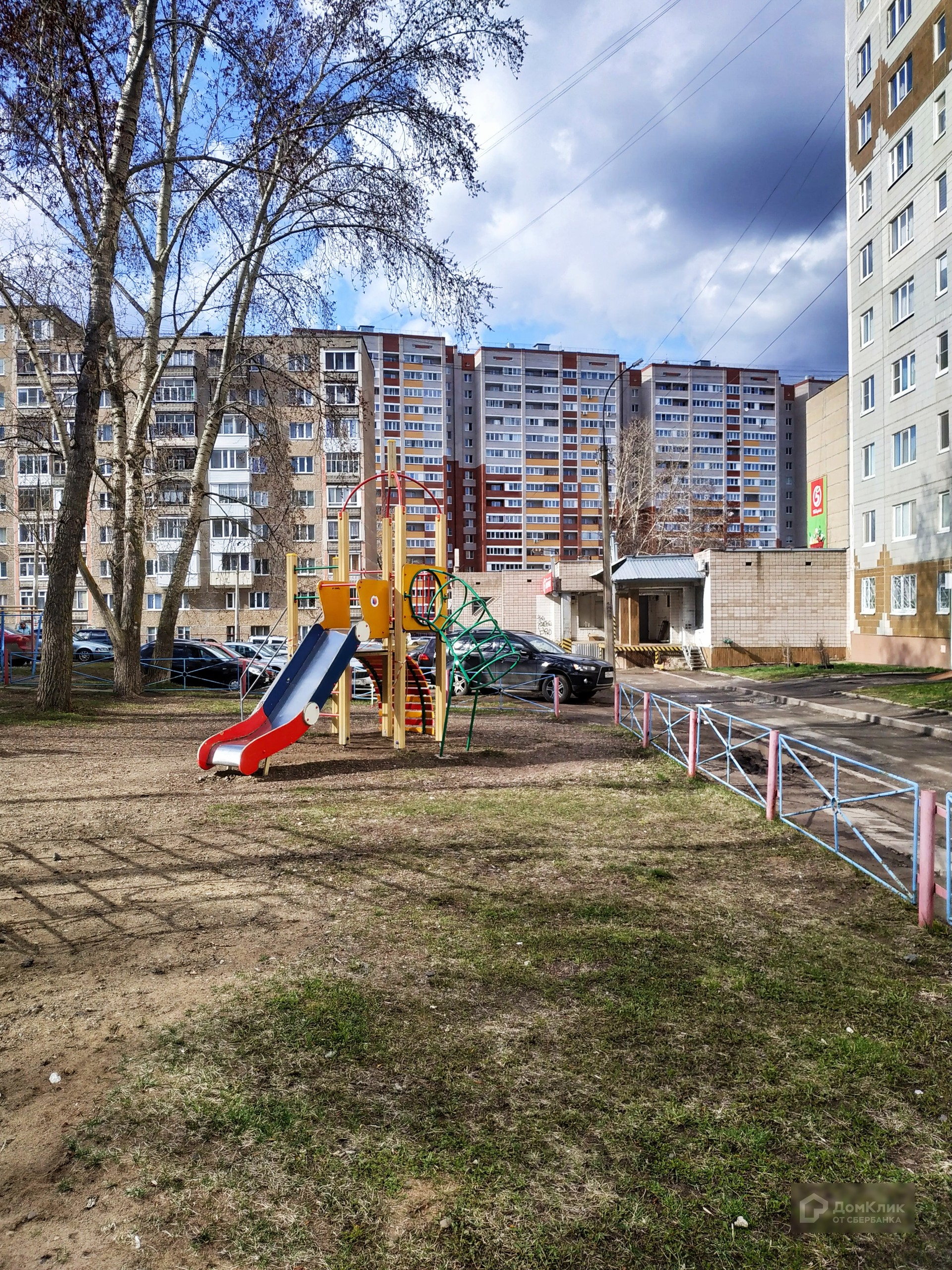 Респ. Удмуртская, г. Ижевск, ул. им Сабурова А.Н., д. 21-придомовая территория