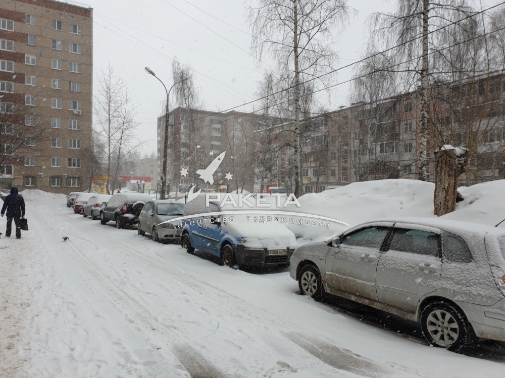 Респ. Удмуртская, г. Ижевск, ул. Молодежная, д. 56-придомовая территория