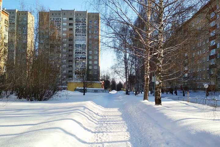 Респ. Удмуртская, г. Ижевск, ул. Молодежная, д. 101-придомовая территория